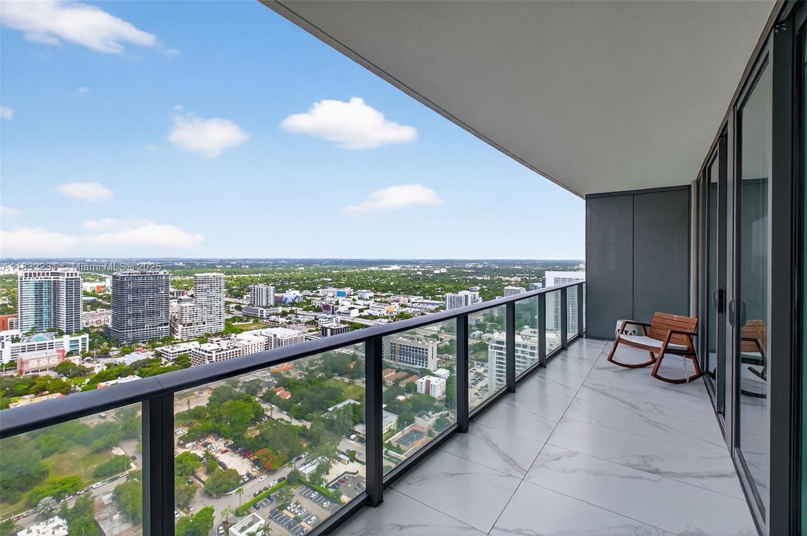 ONE PARAISO CONDO - Residential