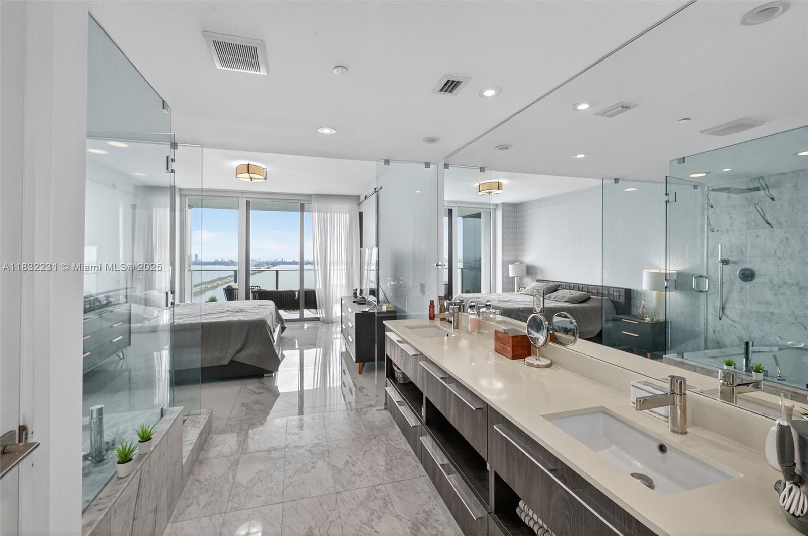 ONE PARAISO CONDO - Residential