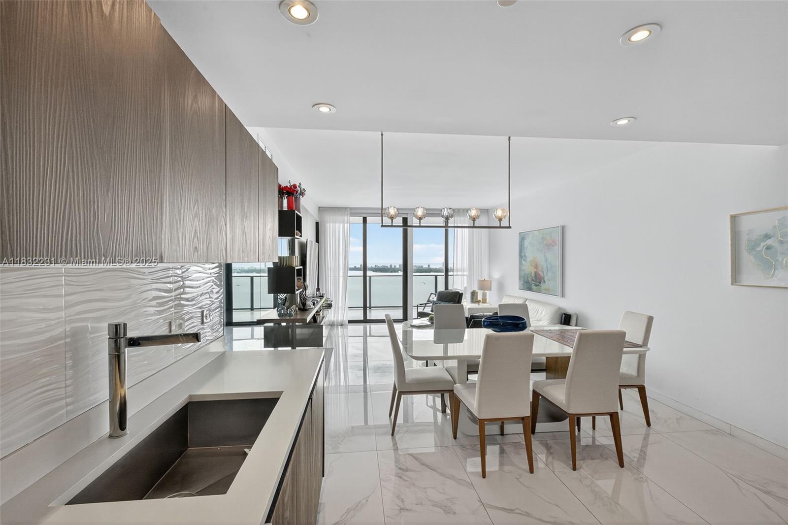 ONE PARAISO CONDO - Residential