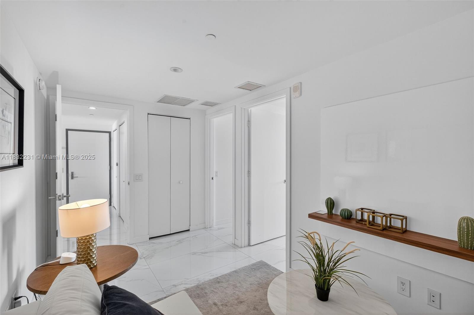 ONE PARAISO CONDO - Residential