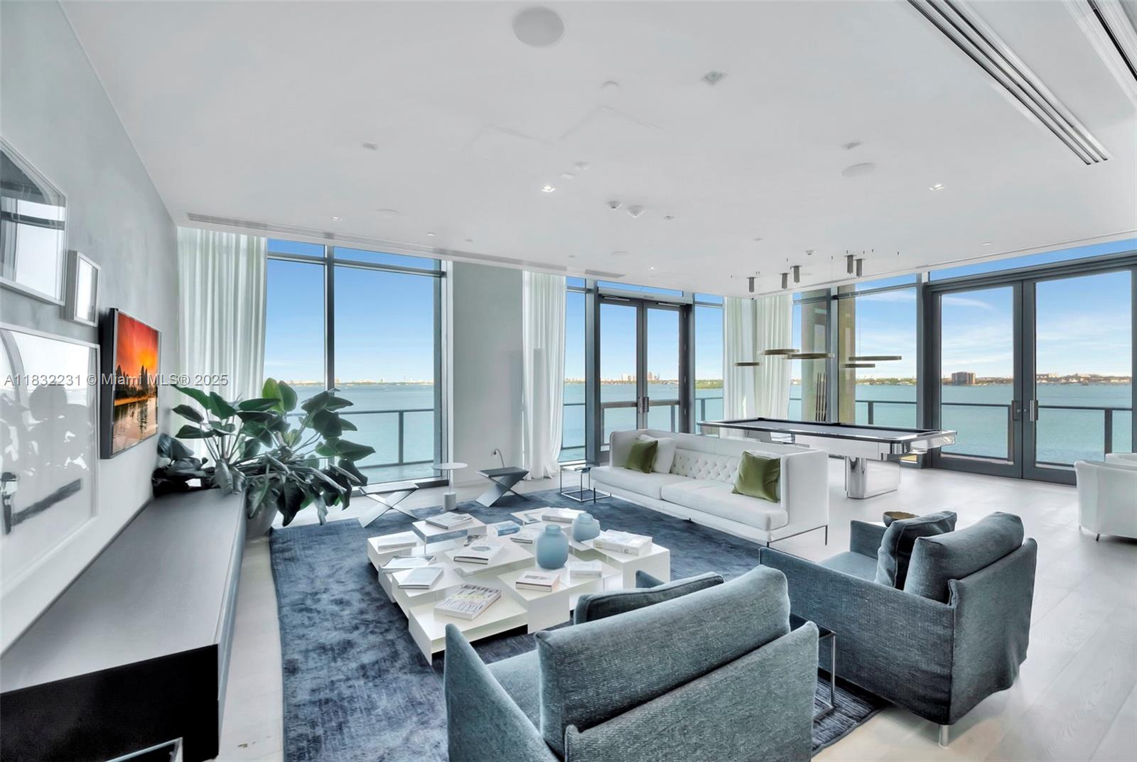 ONE PARAISO CONDO - Residential