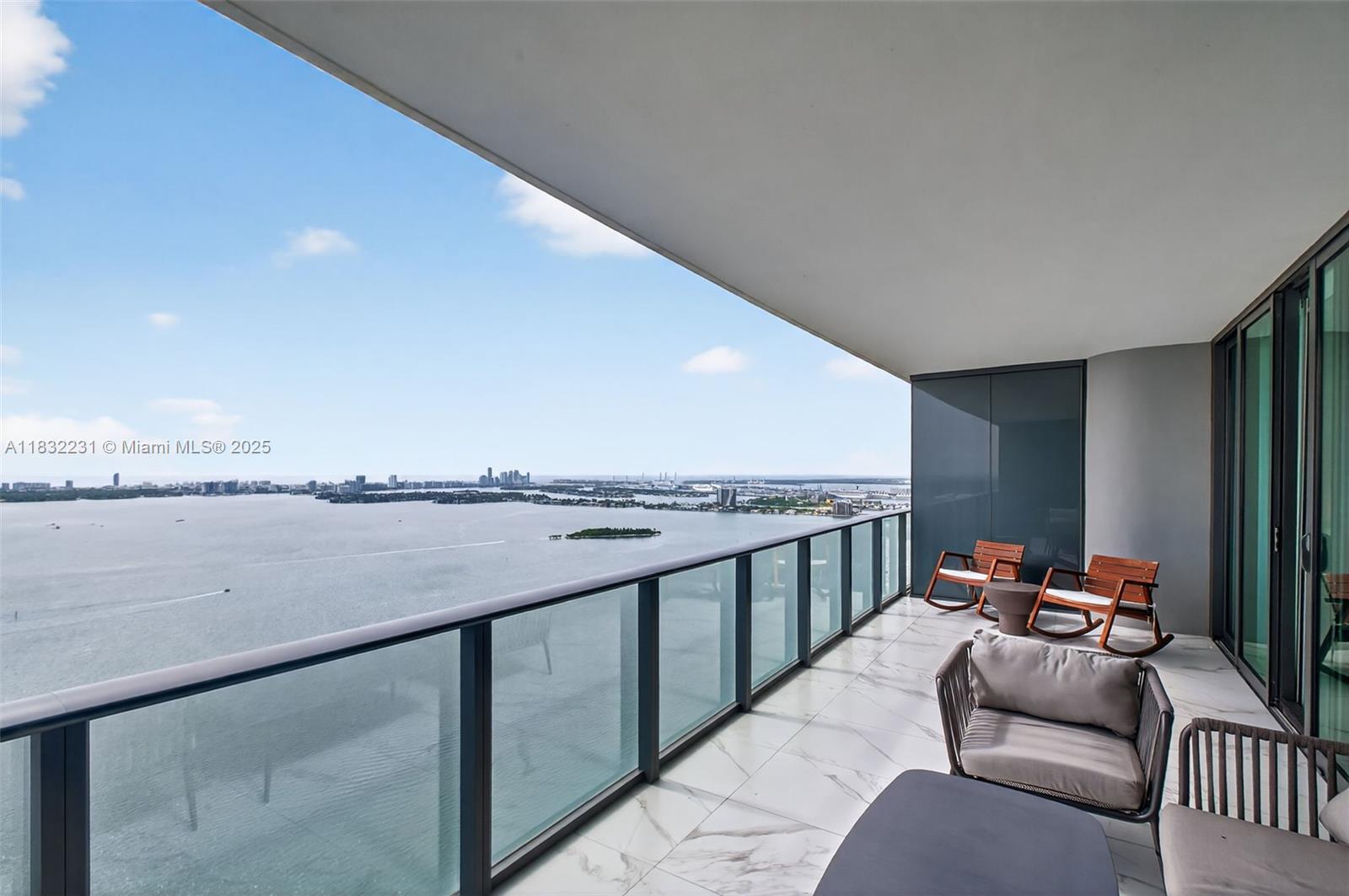 ONE PARAISO CONDO - Residential