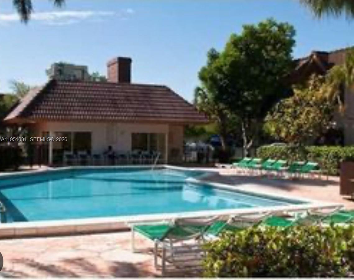 KINGSTON SQUARE CONDO - Residential