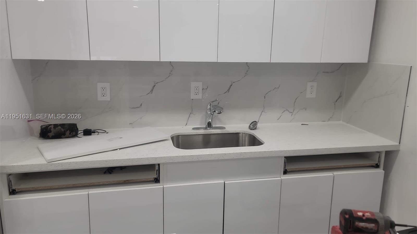 KINGSTON SQUARE CONDO - Residential