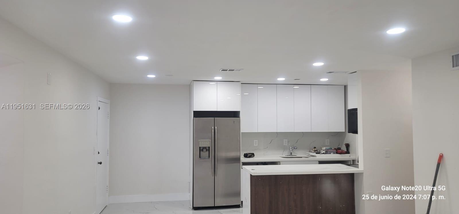 KINGSTON SQUARE CONDO - Residential