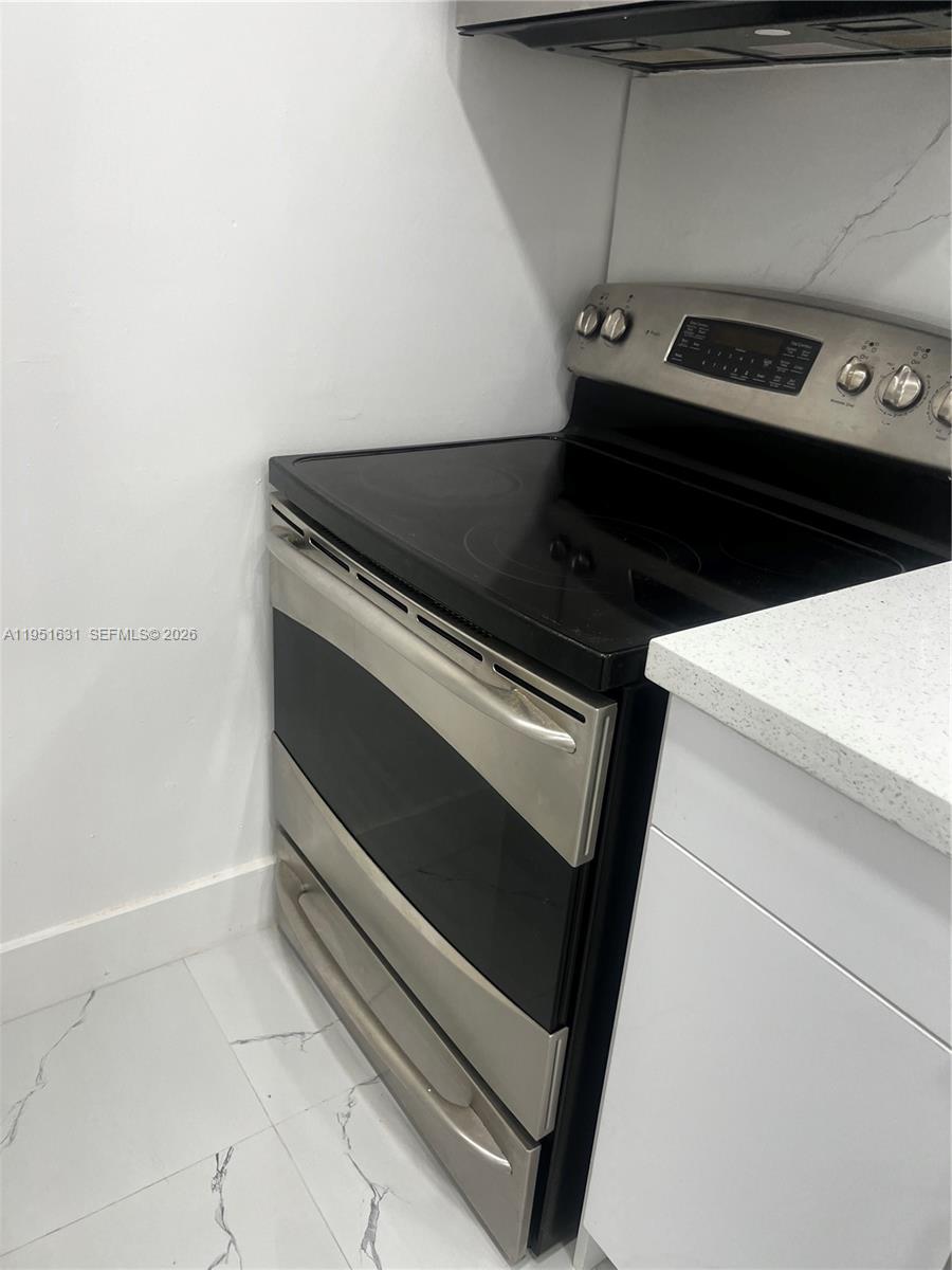 KINGSTON SQUARE CONDO - Residential