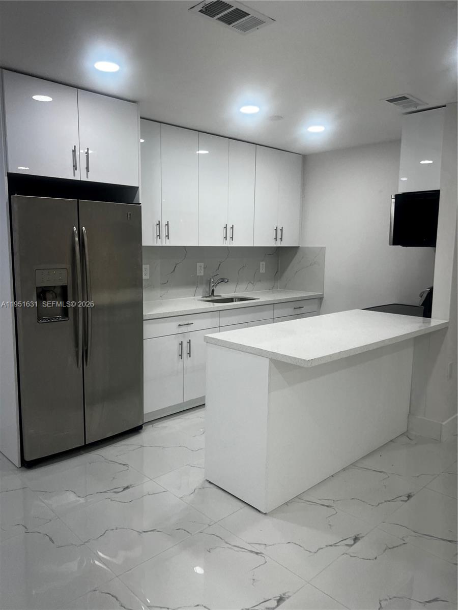 KINGSTON SQUARE CONDO - Residential