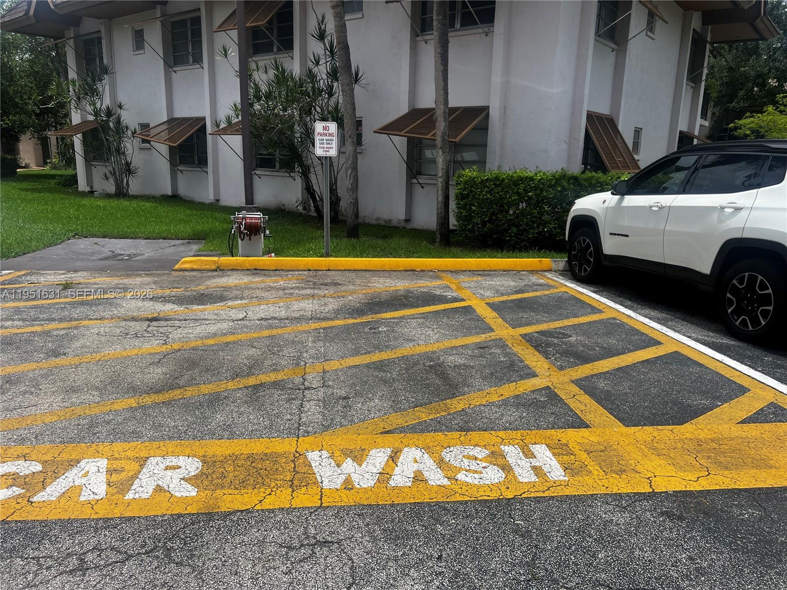 KINGSTON SQUARE CONDO - Residential