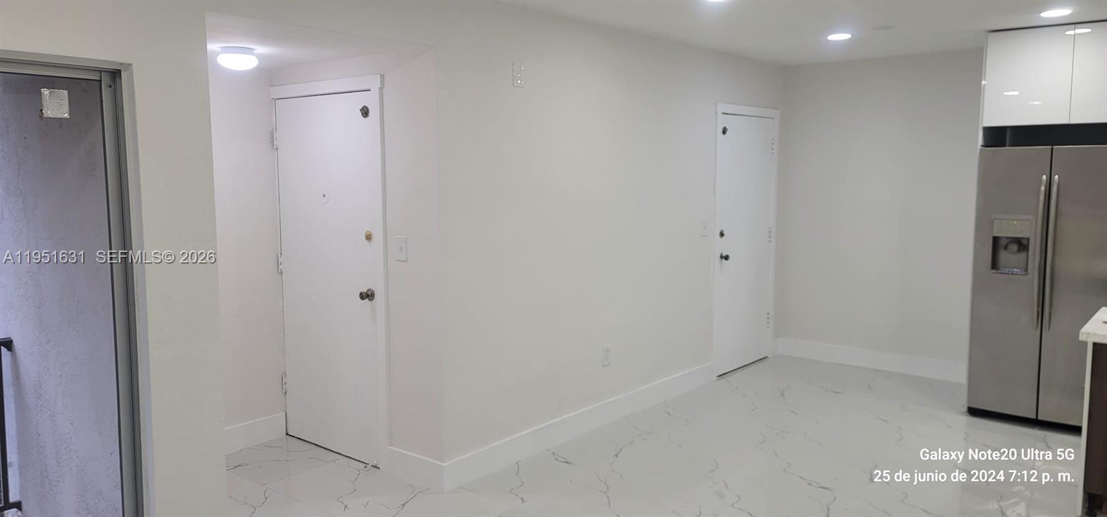 KINGSTON SQUARE CONDO - Residential