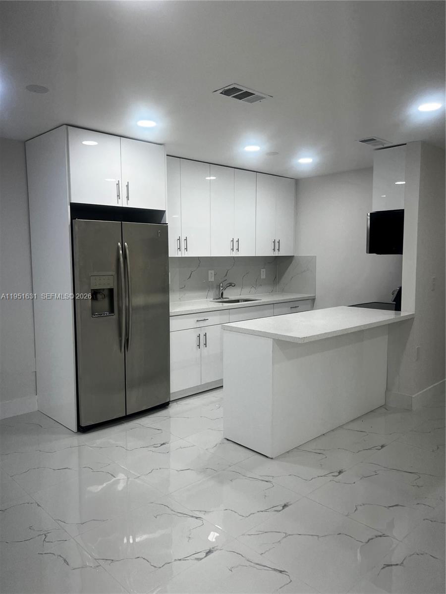 KINGSTON SQUARE CONDO - Residential