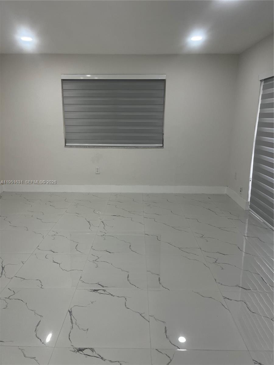 KINGSTON SQUARE CONDO - Residential