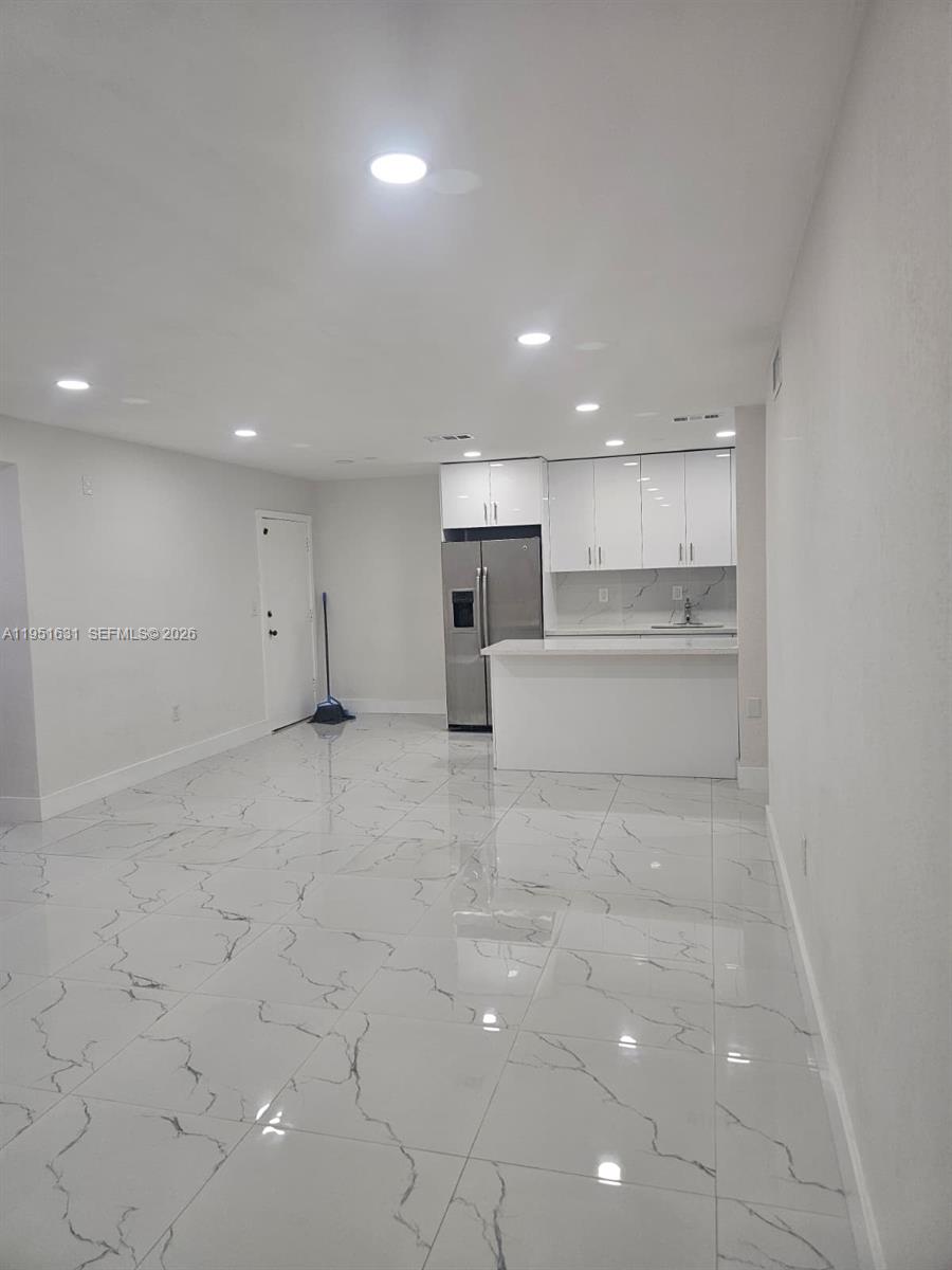 KINGSTON SQUARE CONDO - Residential