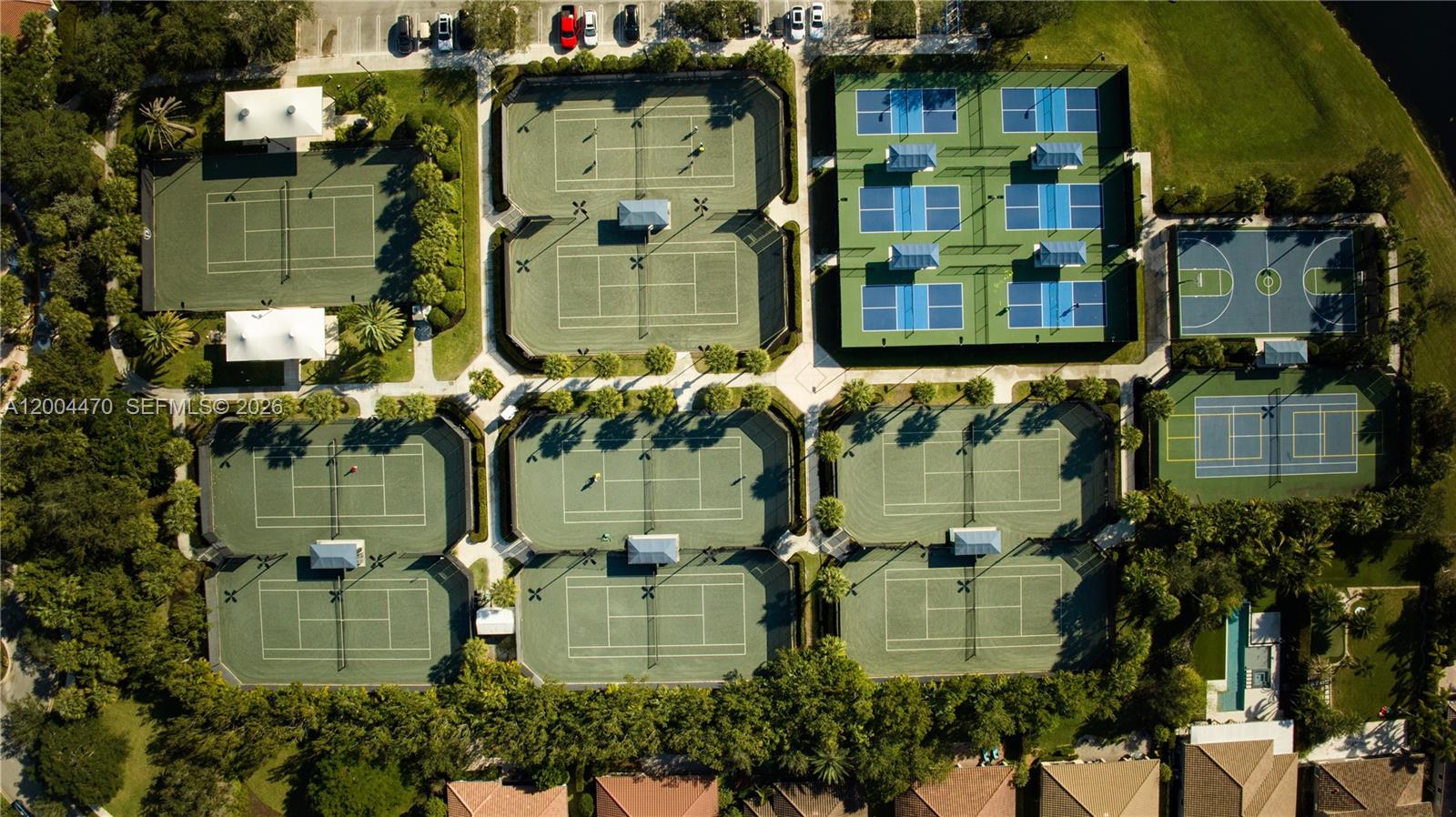 PARKLAND GOLF AND COUNTRY - Residential