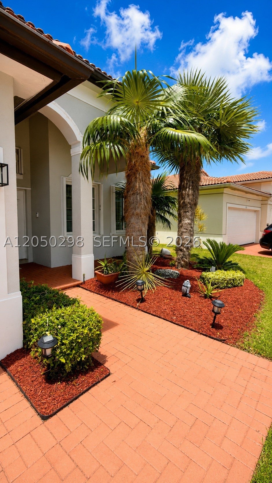 2116 NE 38th Rd, Homestead FL 33033