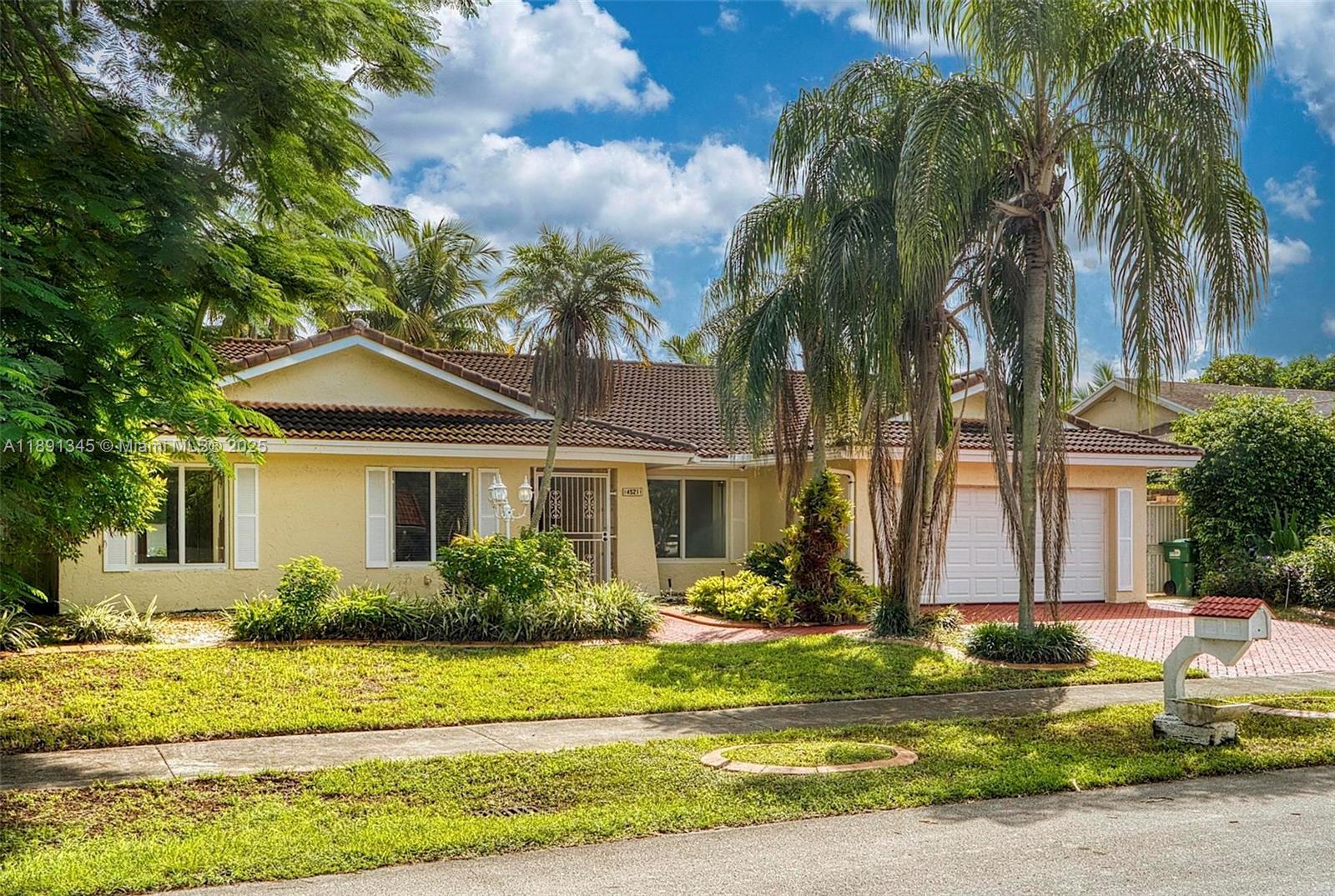 BIRD LAKES NORTH SEC 3 - Residential