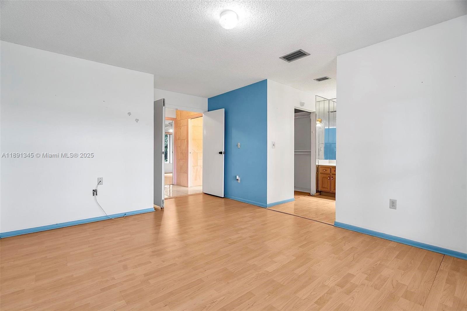 BIRD LAKES NORTH SEC 3 - Residential