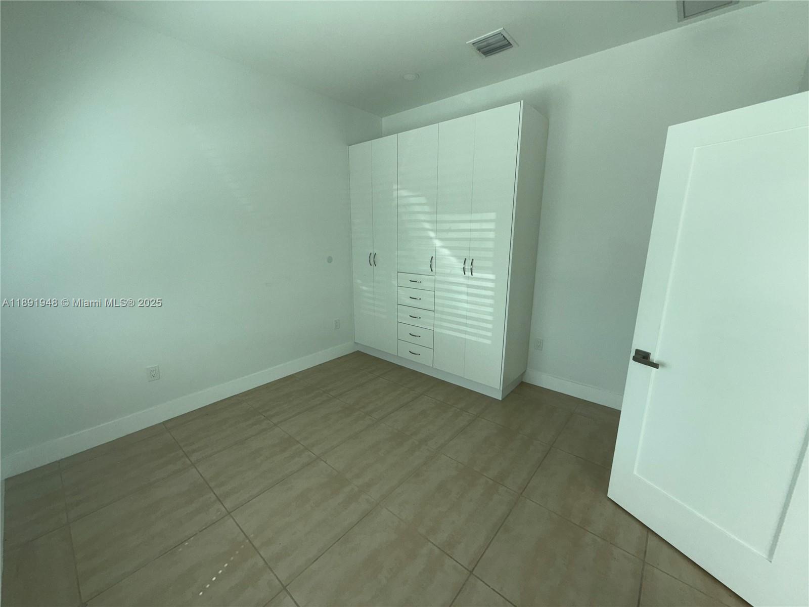 LOGAN CREST REV - Residential Lease