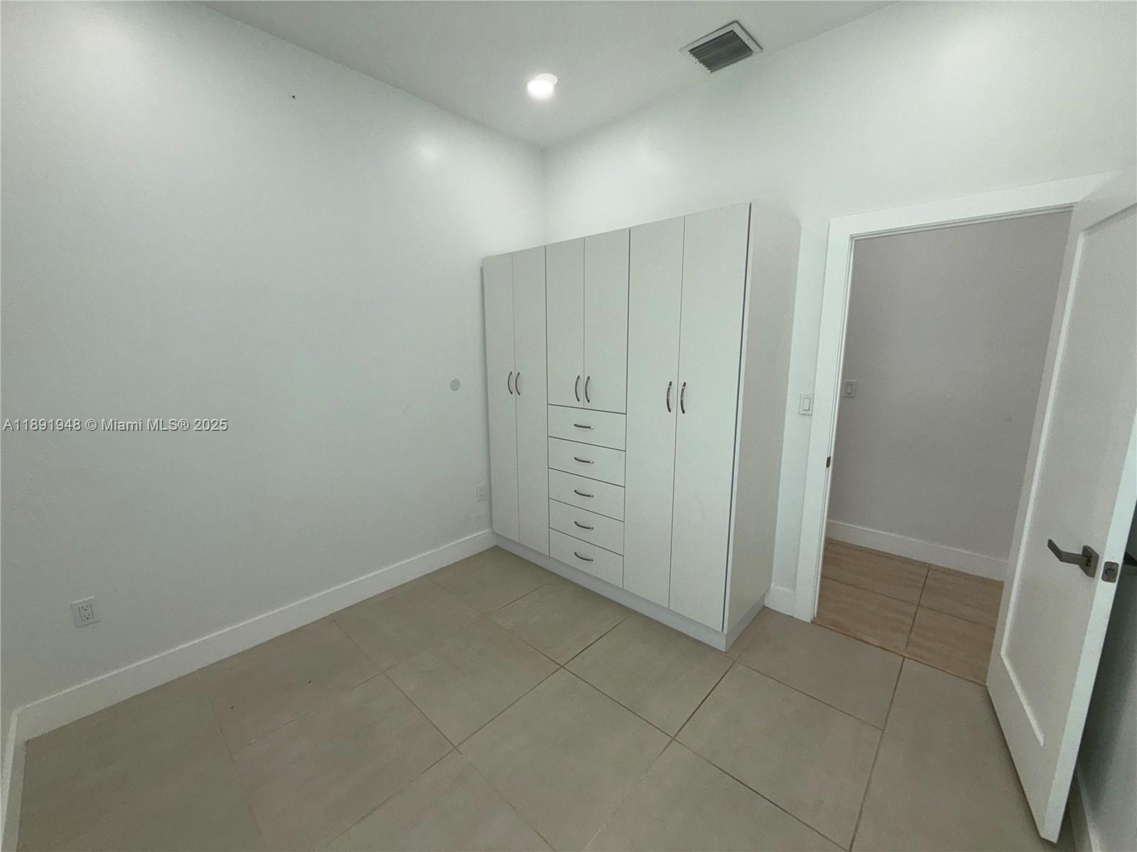 LOGAN CREST REV - Residential Lease