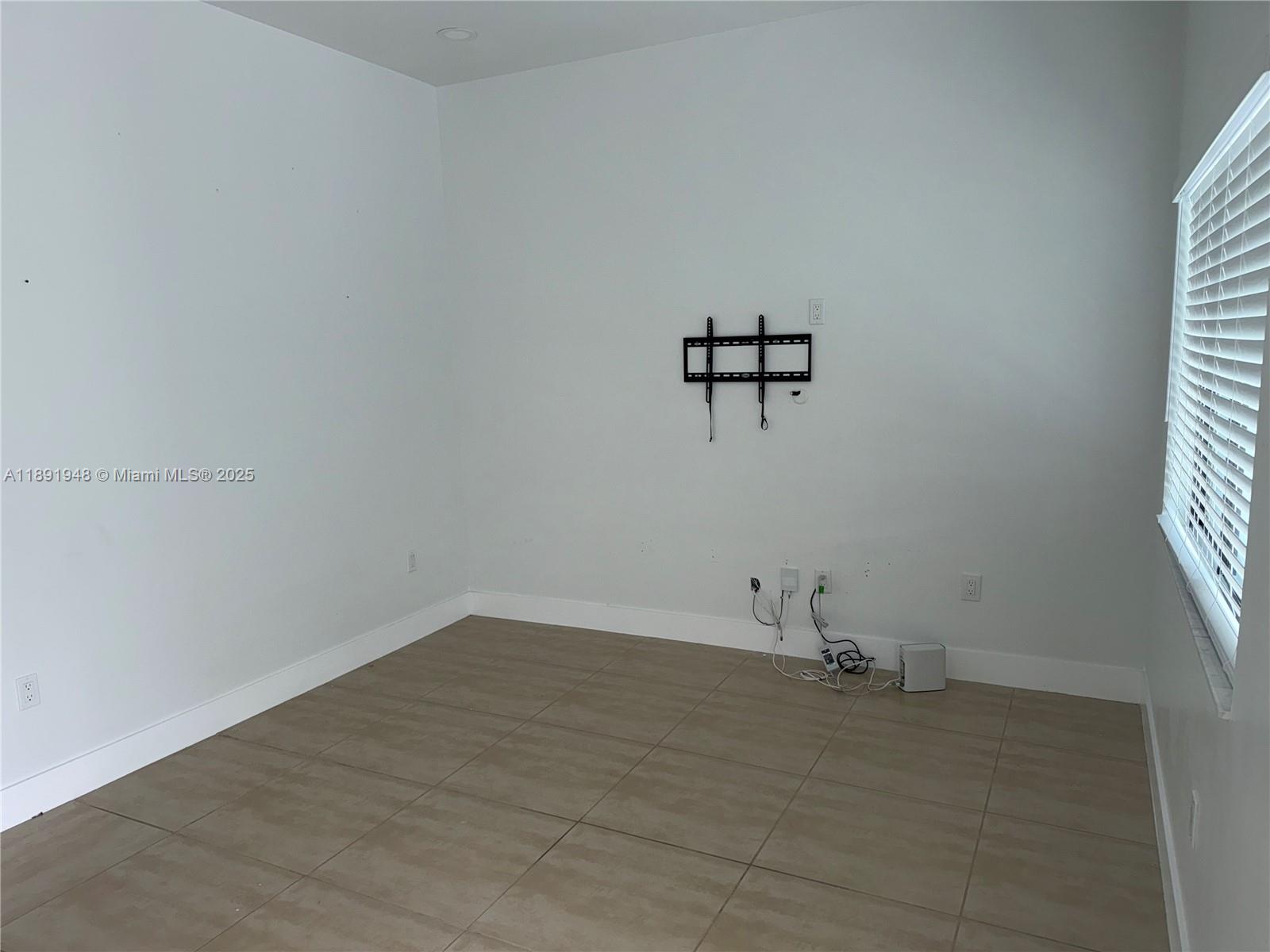 LOGAN CREST REV - Residential Lease