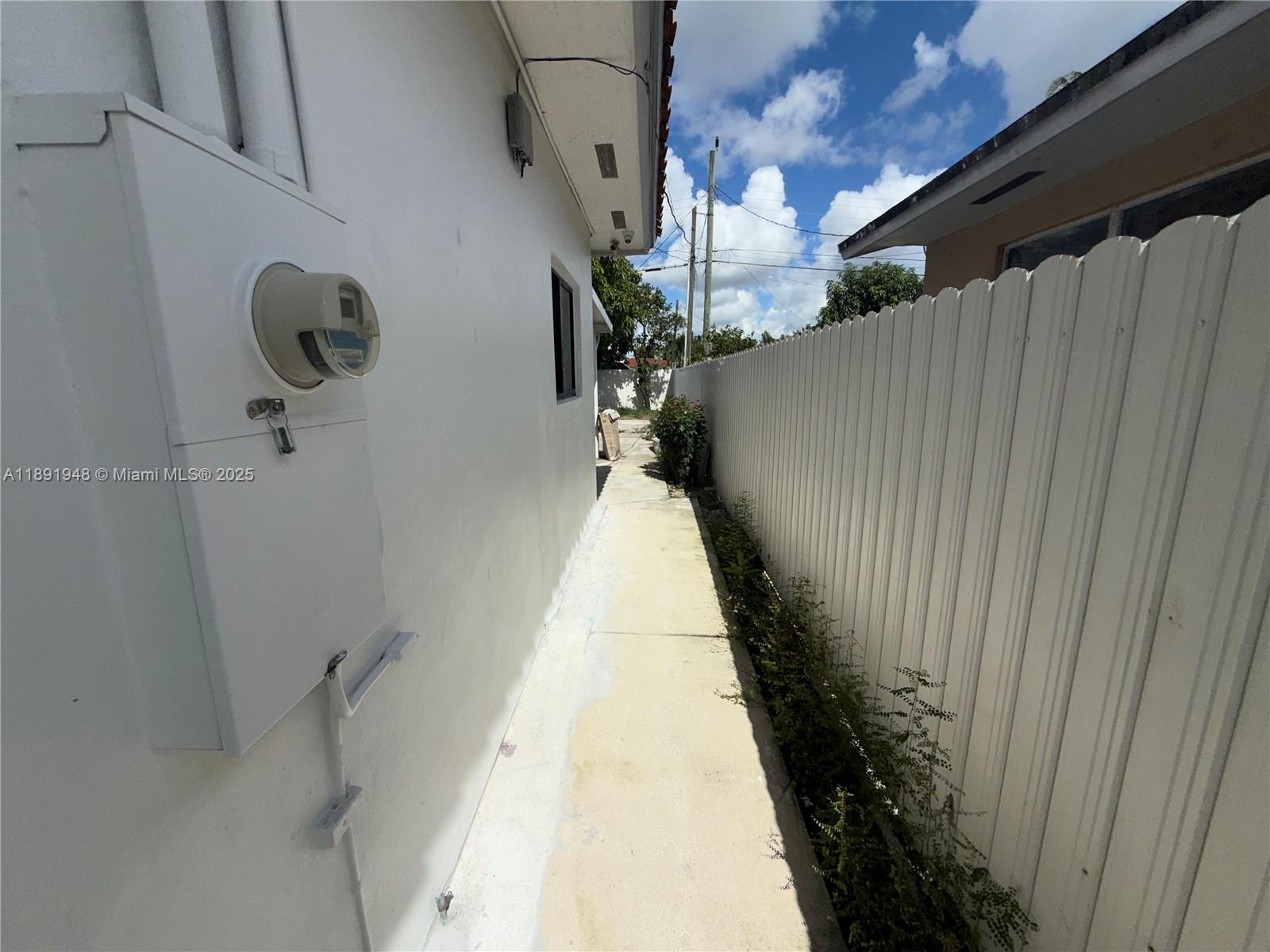 LOGAN CREST REV - Residential Lease