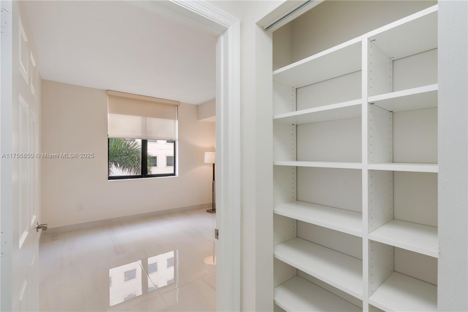 PUERTA DE PALMAS CONDO - Residential