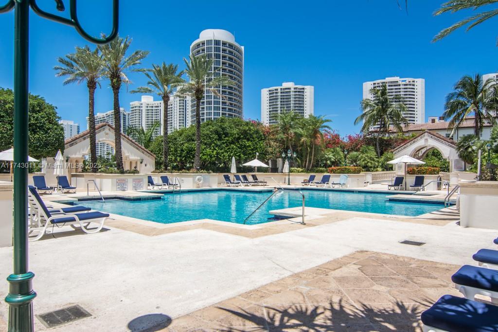 2000 ISL BLVD WILLIAMS IS - Residential