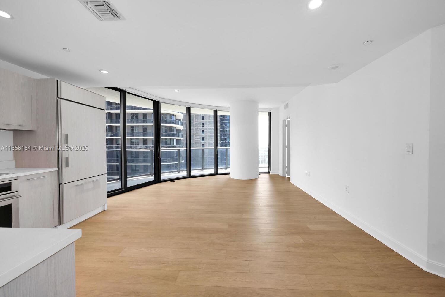 45 SW 9th St 2101