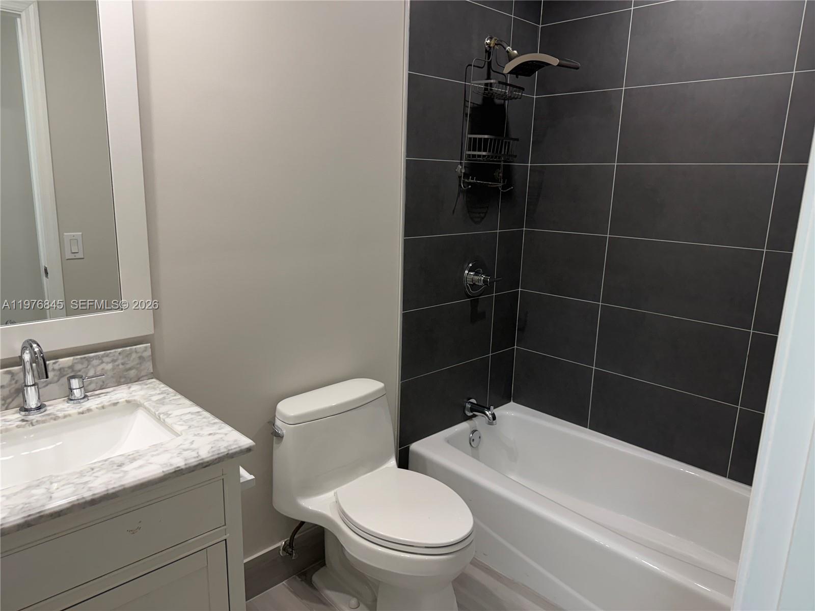 FIRST ADDN TO CALUSA CLUB - Residential Lease