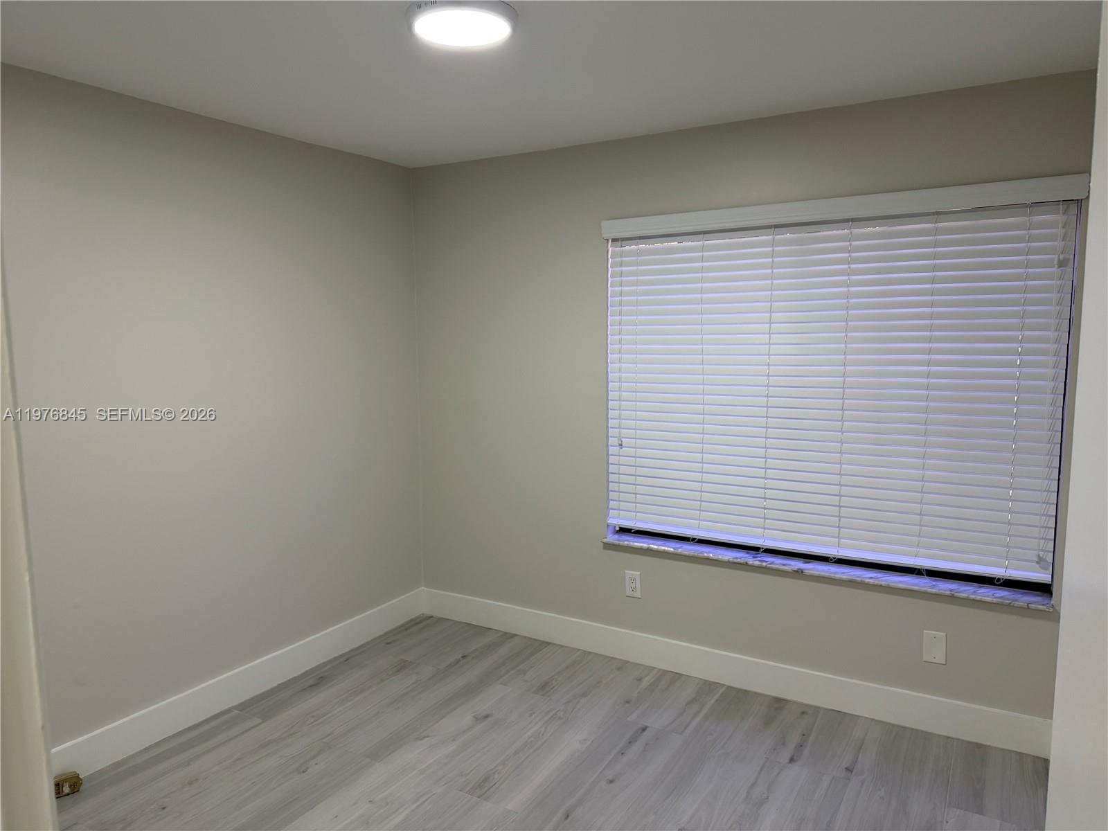 FIRST ADDN TO CALUSA CLUB - Residential Lease