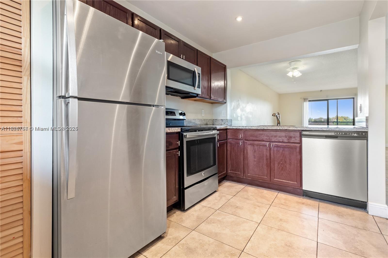 880 NE 207th Ter 202-10