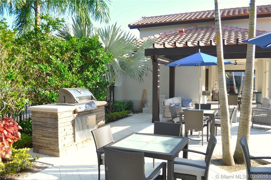 DOWNTOWN DORAL DUTCHER - Residential