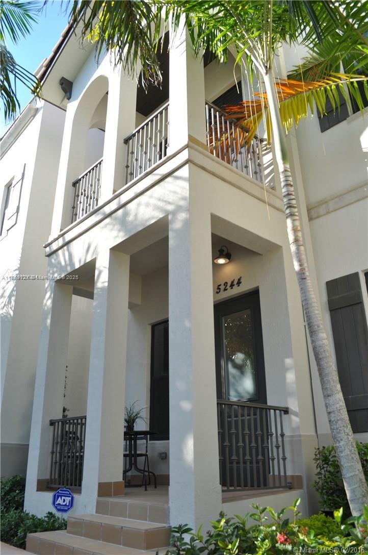 DOWNTOWN DORAL DUTCHER - Residential