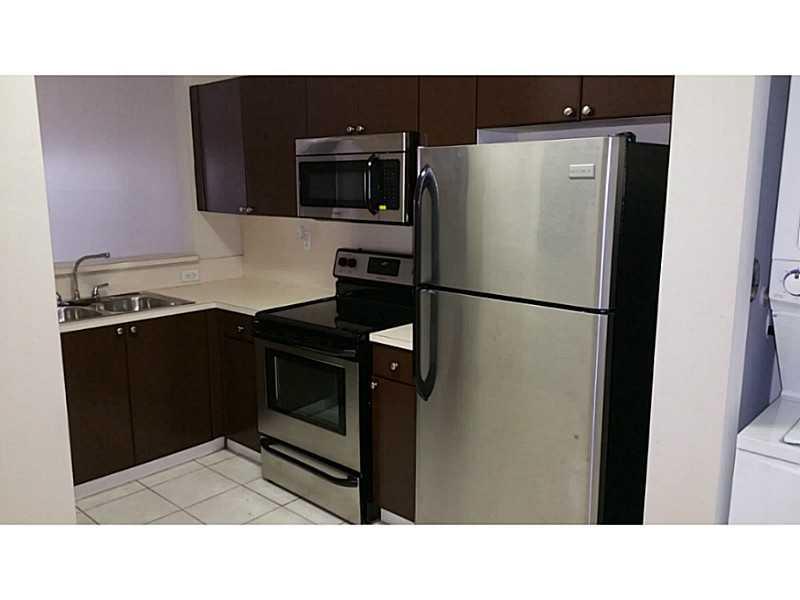 EXCELLENT UPGRADED 2 BEDROOM / 2.5 BATH TOWNHOME IN TOWNGATE. FRESHLY PAINTED WITH BRAND NEW STAINLESS STEELE APPLIANCES AND TILE THROUGHOUT. CLEAN AND WELL-KEPT.