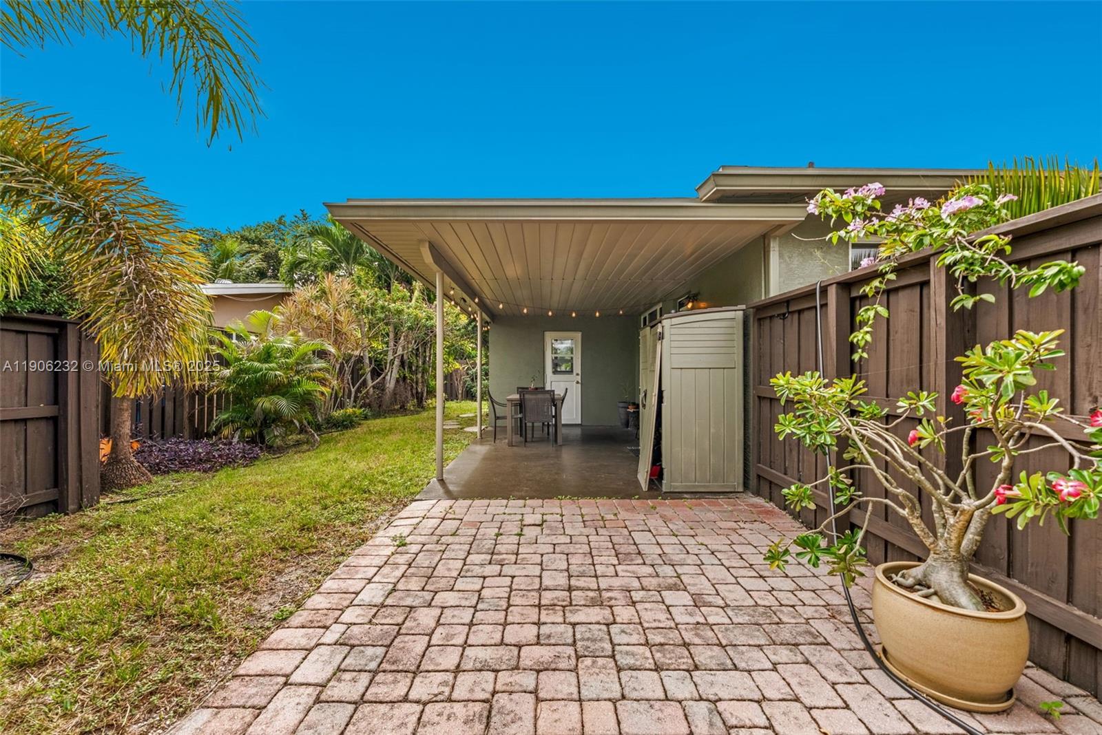 OAKLAND PARK SECOND ADD - Residential