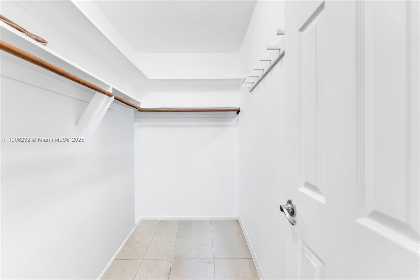 OAKLAND PARK SECOND ADD - Residential