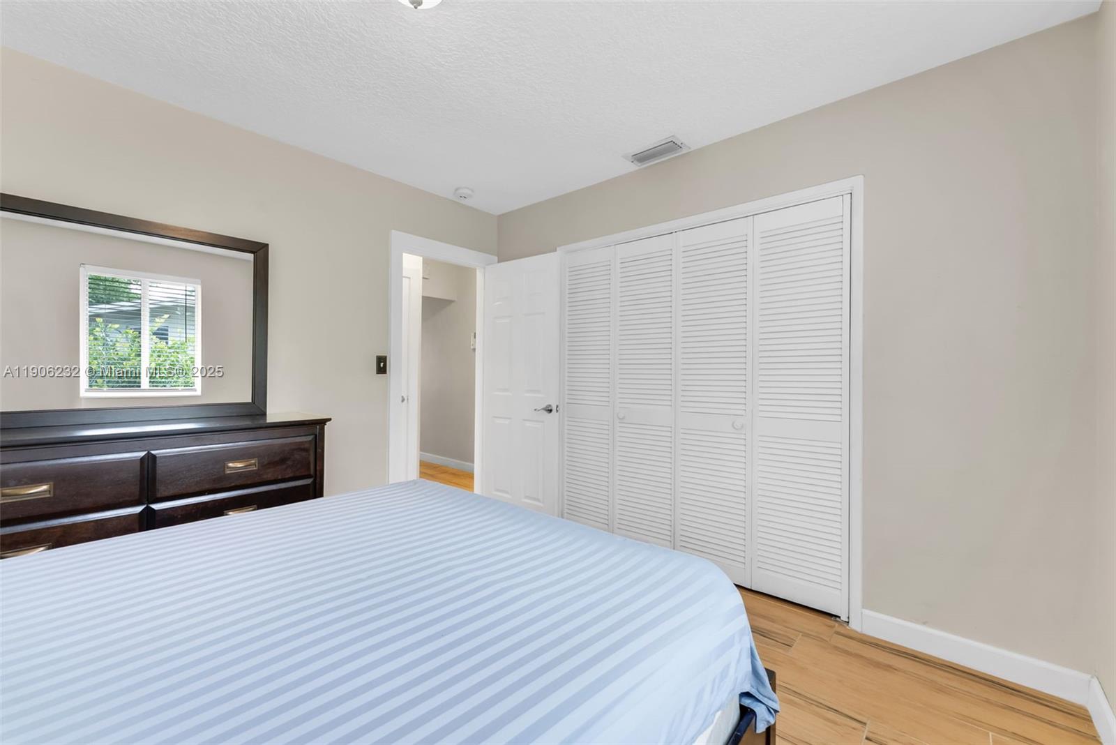 OAKLAND PARK SECOND ADD - Residential