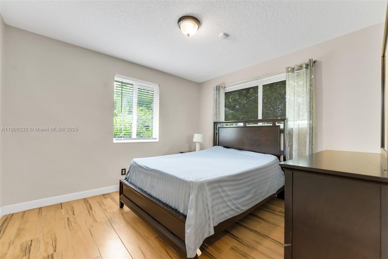 OAKLAND PARK SECOND ADD - Residential