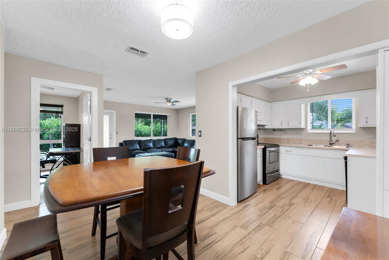 OAKLAND PARK SECOND ADD - Residential