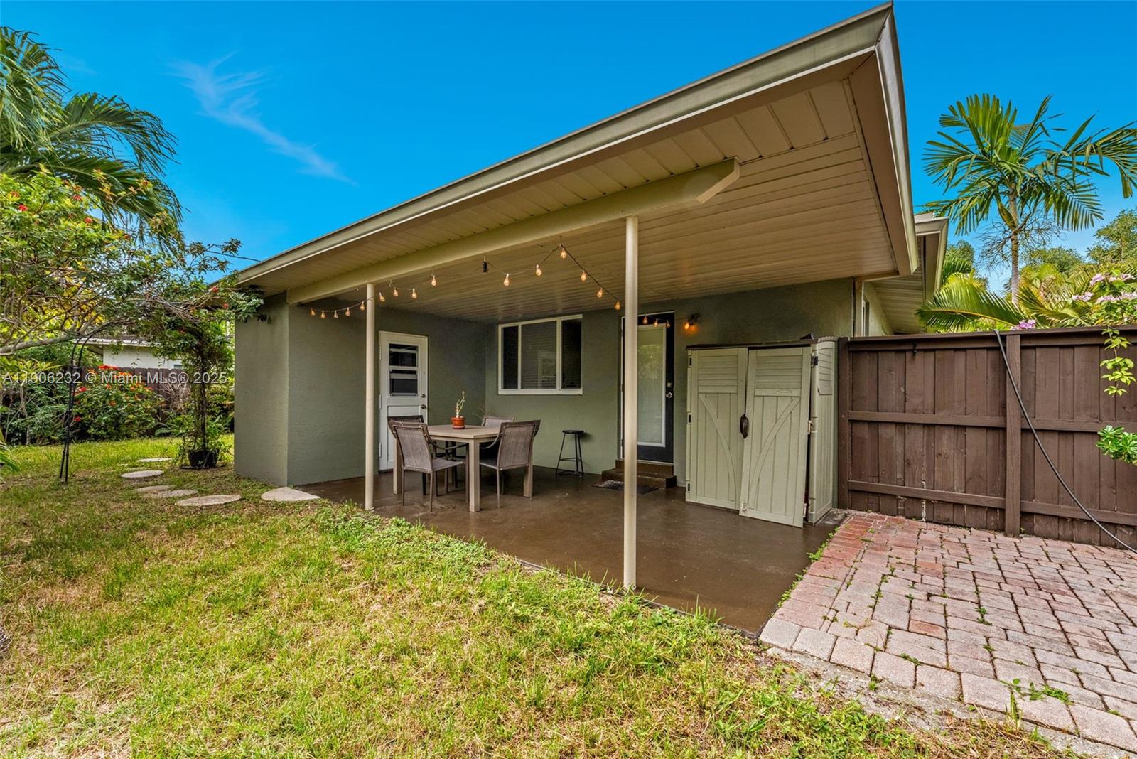 OAKLAND PARK SECOND ADD - Residential