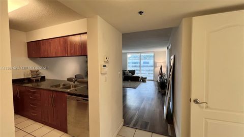 1200 Brickell Bay Dr 2018 Miami FL 33131