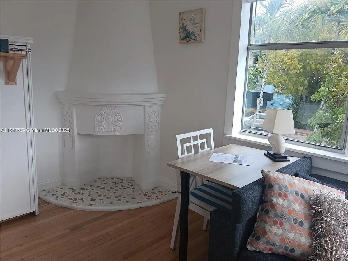 THE CORONET CONDO - Residential