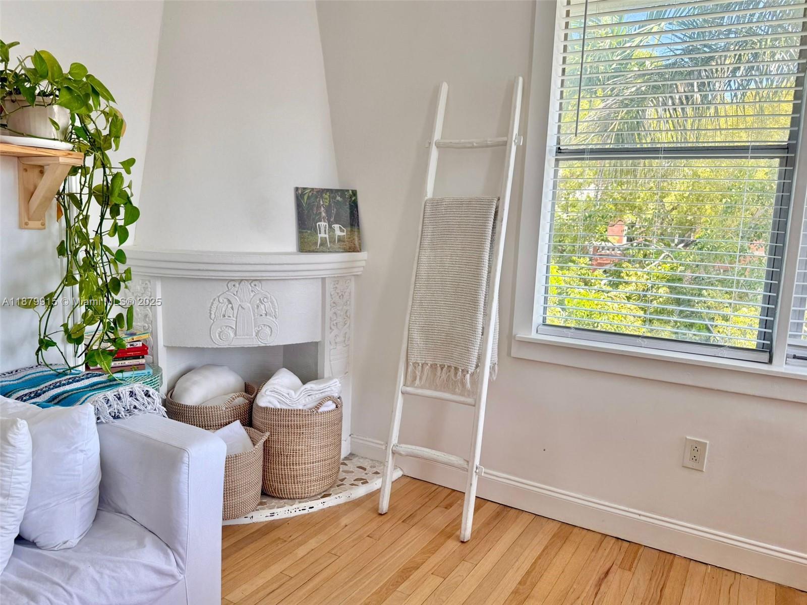 900 Jefferson Ave 10