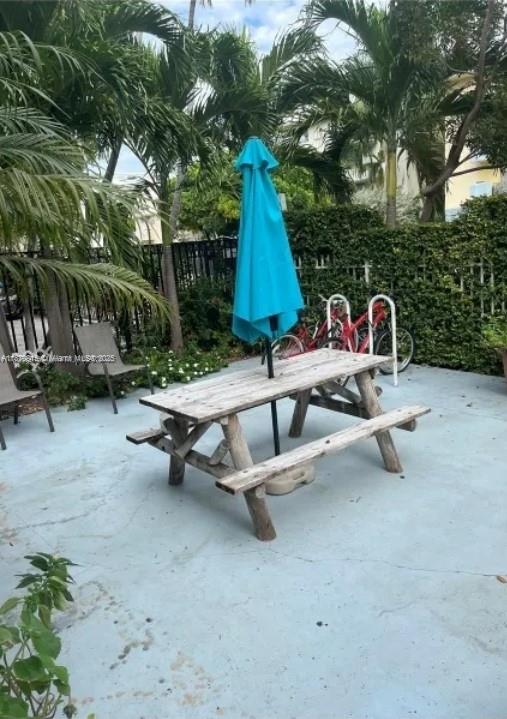 THE CORONET CONDO - Residential