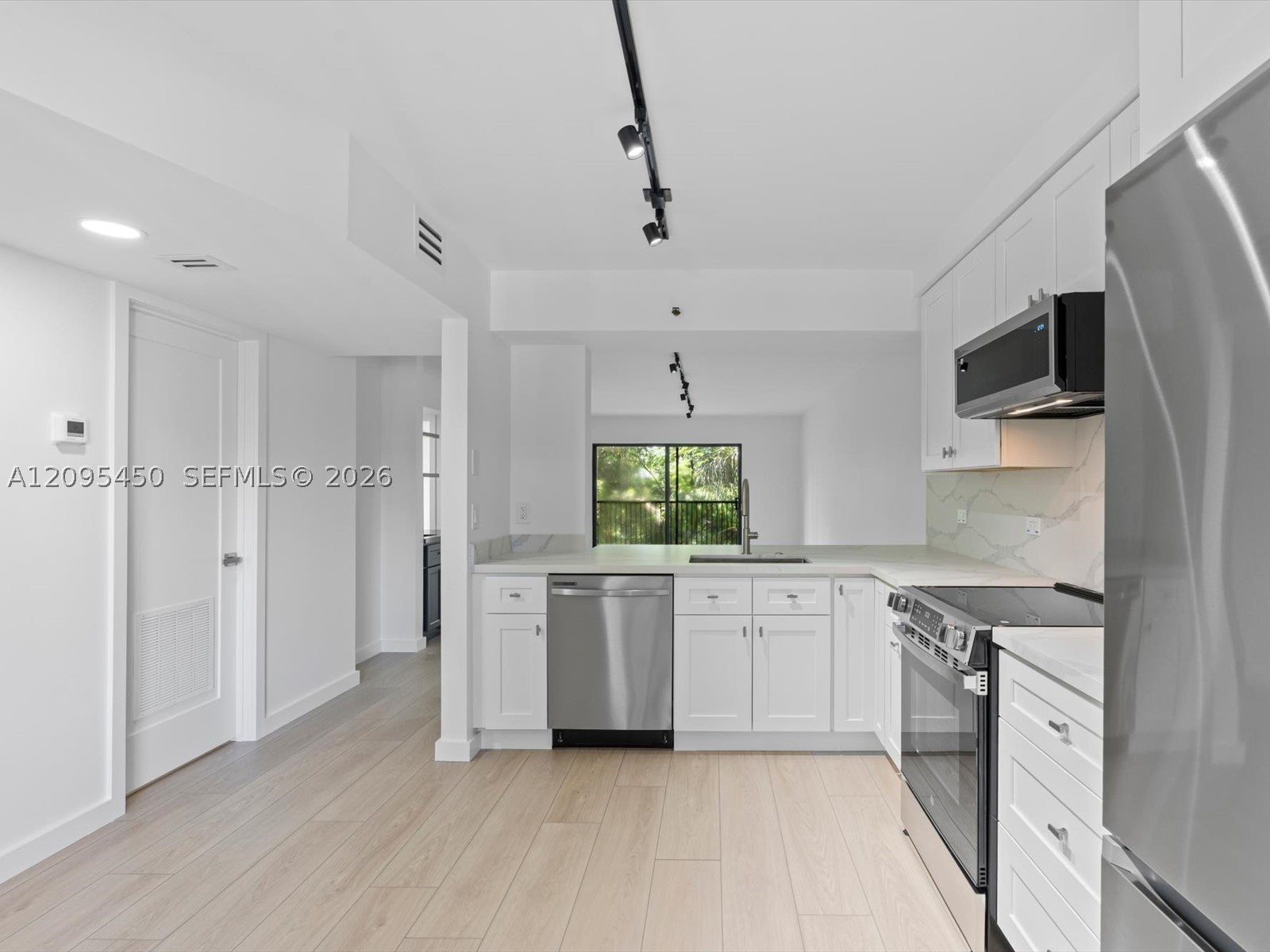 2200 S Cypress Bend Dr 303