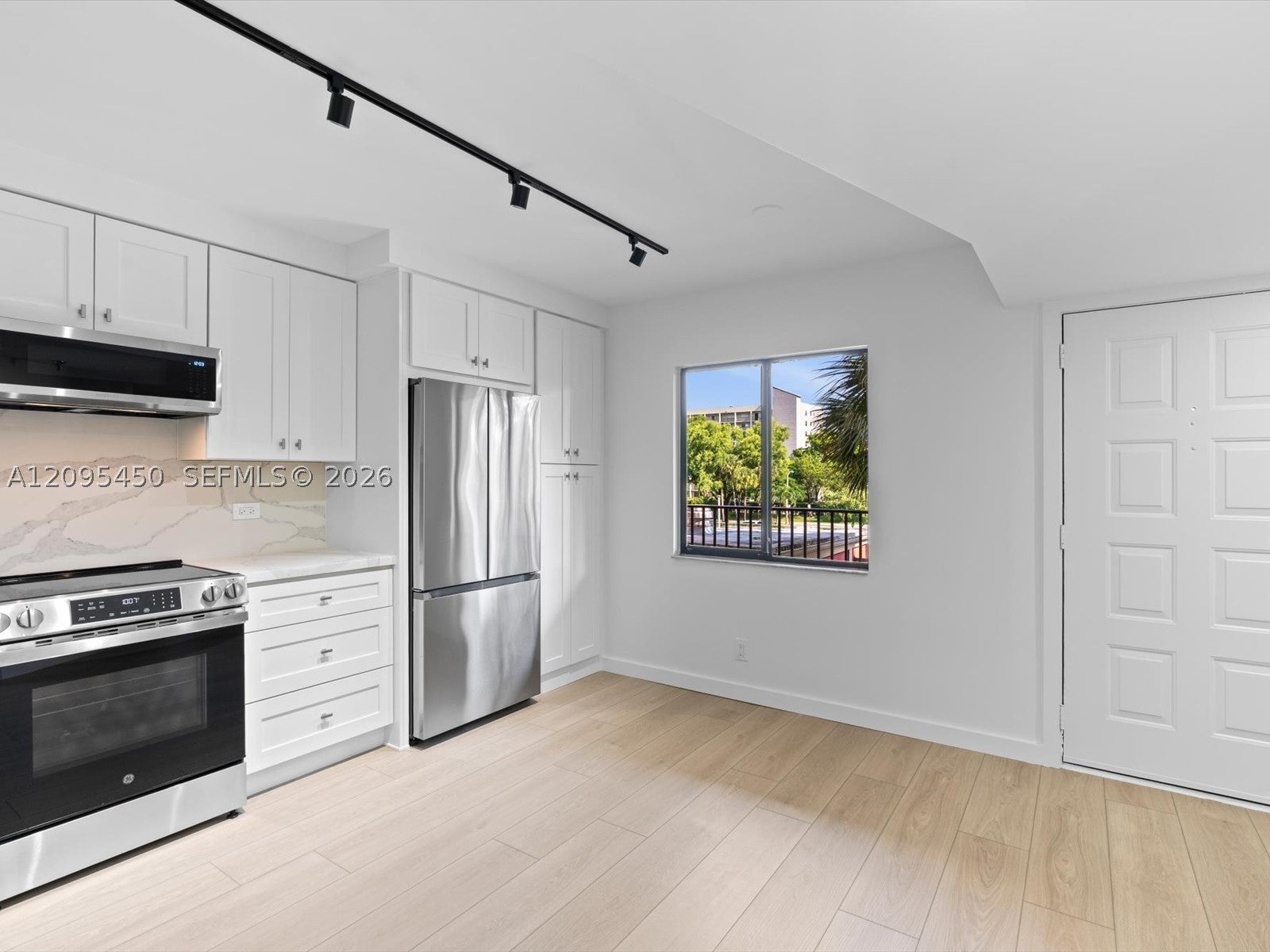 2200 S Cypress Bend Dr 303