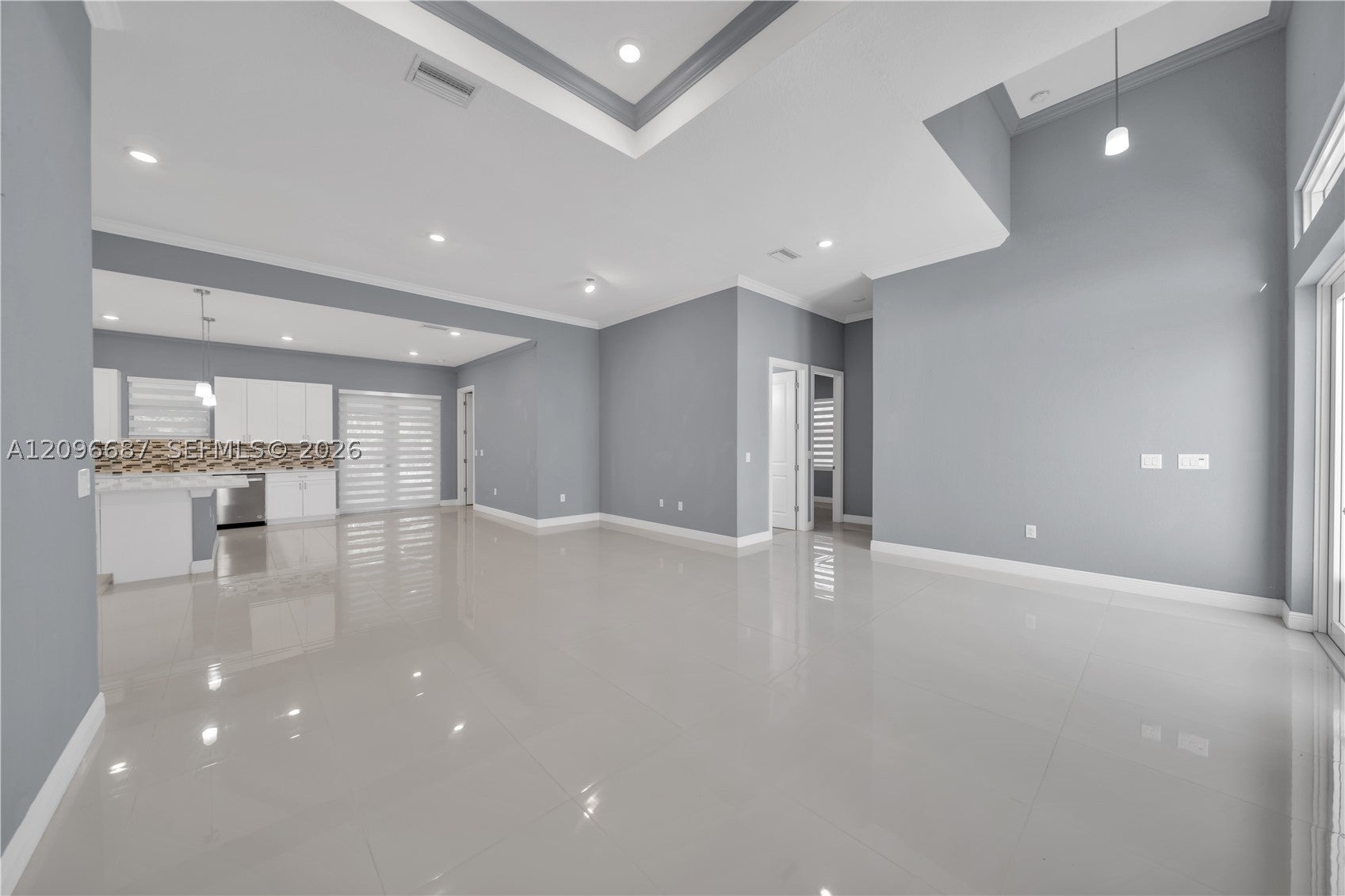 105 E 15 ST