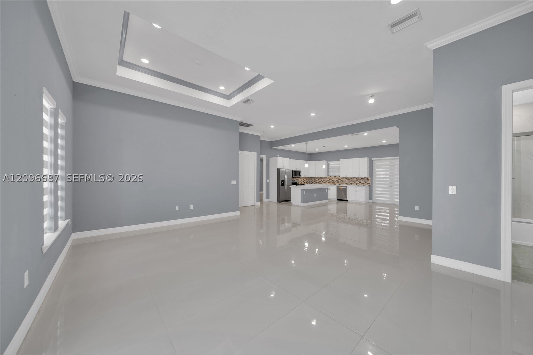 105 E 15 ST