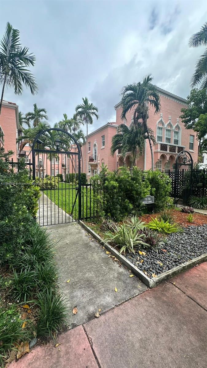 View photos, virtual tours, details... 754 Meridian Ave 15