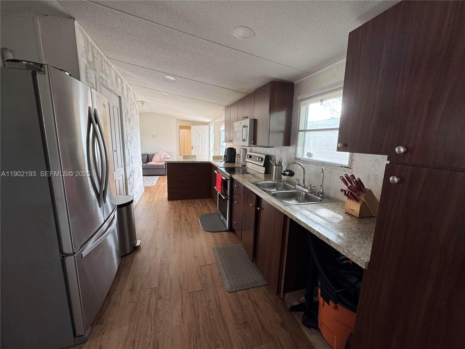 WESTERN HILLS ESTATES SEC - Residential