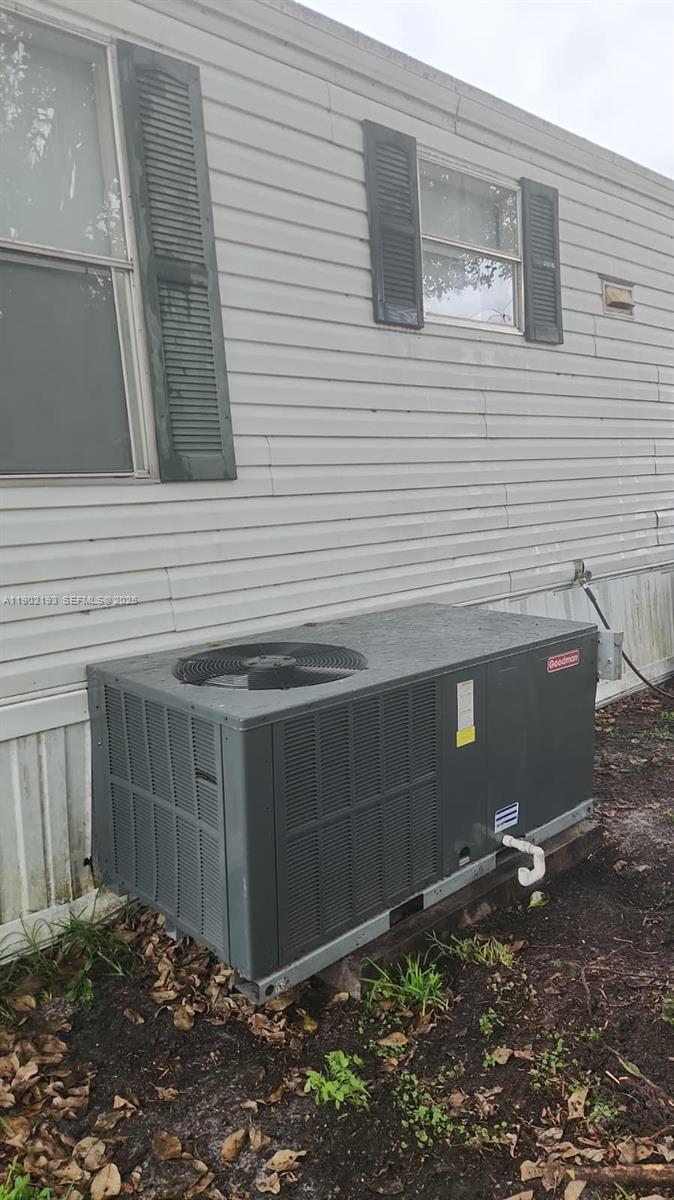 WESTERN HILLS ESTATES SEC - Residential